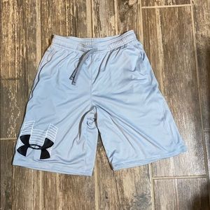 Under Armour Youth XL Shorts.